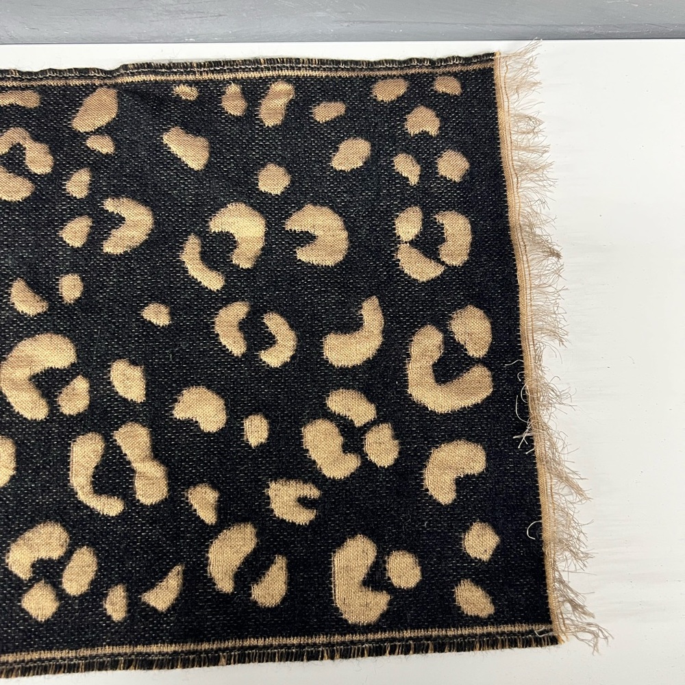 Reversible Leopard Print Scarf - Picture 4 of 8